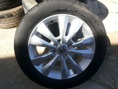ขายล้อแม็กHONDA CITY ขอบ15 4 รู100 พร้อมยางปี 11 4 ล้อ