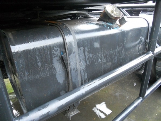 10ล้อหัวลากยี่ห้อMITSUBISHI รุ่นFN527 220แรงม้า 2เพลา