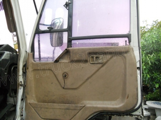 10ล้อหัวลากยี่ห้อMITSUBISHI รุ่นFN527 220แรงม้า 2เพลา