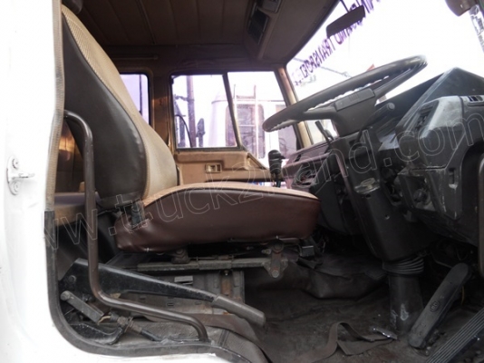 10ล้อหัวลากยี่ห้อMITSUBISHI รุ่นFN527 220แรงม้า 2เพลา