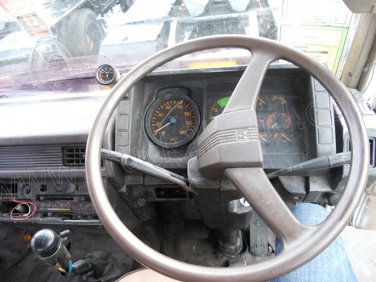 10ล้อหัวลากยี่ห้อMITSUBISHI รุ่นFN527 220แรงม้า 2เพลา