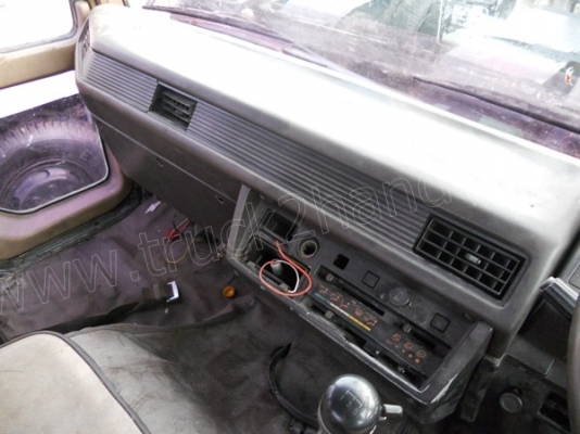 10ล้อหัวลากยี่ห้อMITSUBISHI รุ่นFN527 220แรงม้า 2เพลา