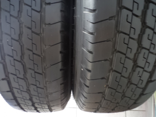 ขายยาง DUNLOP ปี 13 215/70/15 ดอกเต็มสวยๆครับ ขายยาง DUNLOP ปี 13 215/70/15 ดอกเต็มสวยๆครับ