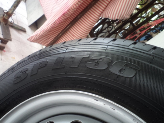 ขายยาง DUNLOP ปี 13 215/70/15 ดอกเต็มสวยๆครับ ขายยาง DUNLOP ปี 13 215/70/15 ดอกเต็มสวยๆครับ