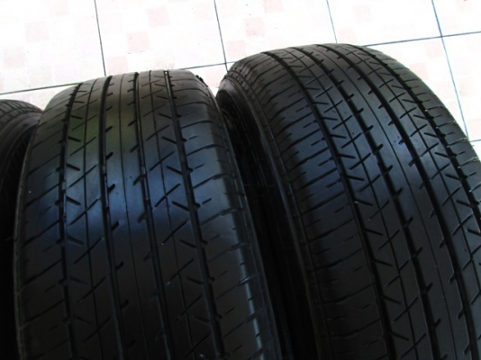 ขายยาง BRIDGESTONE ER33 215-60-16 ปี13 ไม่แพง (1ชุด)