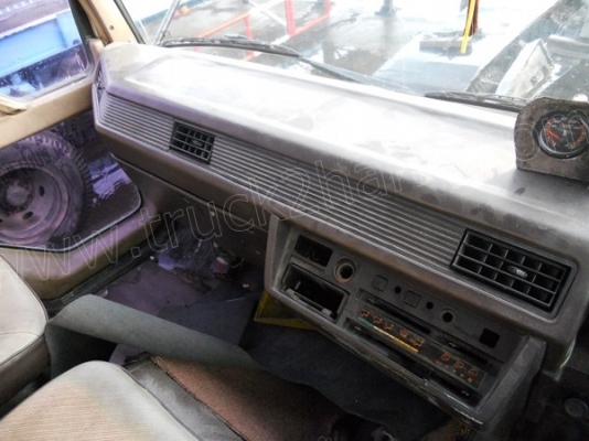 รถ10ล้อหัวลากMITSUBISHI รุ่นFN527 เทอร์โบ 220แรง 2เพลา