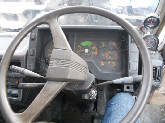 10ล้อ หัวลากMITSUBISHI รุ่นFN527M โทโบ 220แรง ปี46 2เพลา