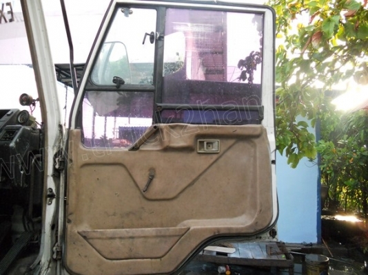 10ล้อ หัวลากMITSUBISHI รุ่นFN527M โทโบ 220แรง ปี46 2เพลา