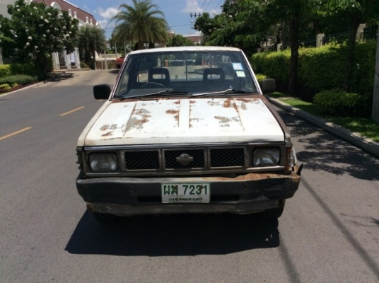 ขายรถกระบะนิสสัน Big-M ปี 93 เครื่องเดิม เบนซิล Z16 เกียร์ธรรมดา ภายในเบาะหนังมีขาดเล็กน้อย แอร์มี ตัวถังเดิมๆมาก บางๆ แห้งๆ ไม่มีชน คานหน้าเดิมๆ ลอนกระบะเดิมๆ คัสซีมีผุจุดเดียว นอกนั้นดีตลอดเส้น เครื่องดี เกียร์แน่น ยางดี รถขับดีครับ ขายถูก ขับกลับได้เลย