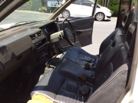 ขายรถกระบะนิสสัน Big-M ปี 93 เครื่องเดิม เบนซิล Z16 เกียร์ธรรมดา ภายในเบาะหนังมีขาดเล็กน้อย แอร์มี ตัวถังเดิมๆมาก บางๆ แห้งๆ ไม่มีชน คานหน้าเดิมๆ ลอนกระบะเดิมๆ คัสซีมีผุจุดเดียว นอกนั้นดีตลอดเส้น เครื่องดี เกียร์แน่น ยางดี รถขับดีครับ ขายถูก ขับกลับได้เลย