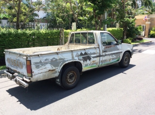 ขายรถกระบะนิสสัน Big-M ปี 93 เครื่องเดิม เบนซิล Z16 เกียร์ธรรมดา ภายในเบาะหนังมีขาดเล็กน้อย แอร์มี ตัวถังเดิมๆมาก บางๆ แห้งๆ ไม่มีชน คานหน้าเดิมๆ ลอนกระบะเดิมๆ คัสซีมีผุจุดเดียว นอกนั้นดีตลอดเส้น เครื่องดี เกียร์แน่น ยางดี รถขับดีครับ ขายถูก ขับกลับได้เลย