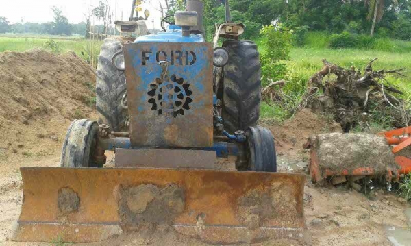 ขายFORD6610 NEW HOLLAND T5แท้ ไม่มีผานให้ เอกสารเล่มทะเบียน ราคาต่อรองได้ ติดต่อได้ที่คุณ อ๊อฟ พิจิตร 086-737-9991
