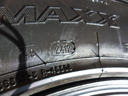 ล้อกะทะ + COOPER S/T 265/75/16 ปี 12 1 ชุด ถูกๆๆๆ ล้อกะทะ + COOPER S/T 265/75/16 ปี 12 1 ชุด ถูกๆๆๆ