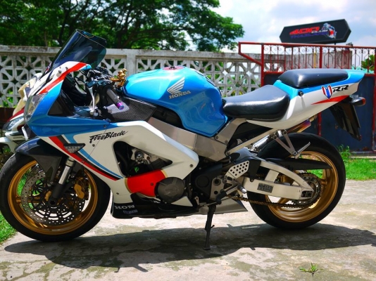 ขาย Cbr929 พร้อมทะเบียน 888 ท่อสูตร Trick Star บังโคลนแคปล่า กันล้ม กัดสะบัด Hyperpro รถสภาพสวยเลย