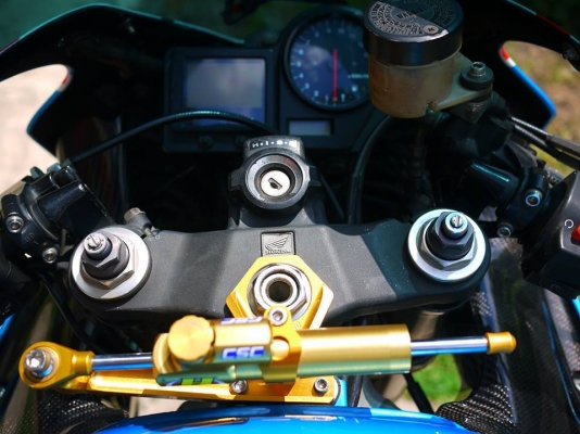 ขาย Cbr929 พร้อมทะเบียน 888 ท่อสูตร Trick Star บังโคลนแคปล่า กันล้ม กัดสะบัด Hyperpro รถสภาพสวยเลย