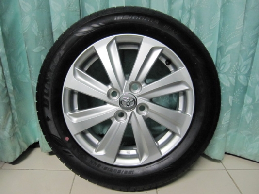 ขายล้อแม็กป้ายแดง New Yaris พร้อมยางปี 14 ขอบ 15 ตุ่มหน้ายางมีครบ