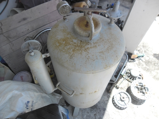 "ถังแก๊ส"สภาพสวยไม่ผุ 2500 บาท