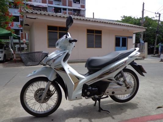 ห้วยขวางขาย wave125i สีขาว แรงประหยัดเครื่องหัวฉีด สภาพดีรถเดิมๆ ขายถูก