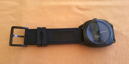 DKNY Quartz Jump hour (ชั่วโมงกระโดด) เรือน stainless รมดำ สายยาง หน้าดำ