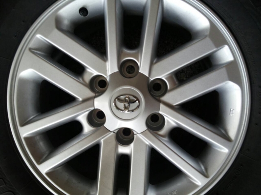 ขายล้อแม็กป้ายแดง TOYOTA VIGO ขอบ 17 ปี 14 วิ่งไม่เกิน 20 กม.