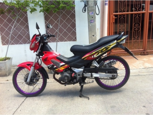 Honda Sonic 125 สีแดง เครื่องดี เล่มทะเบียนครบ ภาษีไม่ขาดต่อ Honda Sonic 125 สีแดง เครื่องดี เล่มทะเบียนครบ ภาษีไม่ขาดต่อ