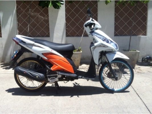 Honda Click 110i สีขาว เครื่องดี ระบบไฟครบ พร้อมใช้