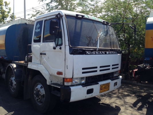 หัวเก๋ง NIssan Diesel UD บิ๊กทั่ม หัวสามใบปัด