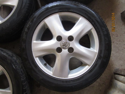 ขายแม็กแท้เดิม 1 ชุด พร้อมยาง ขอบ 15