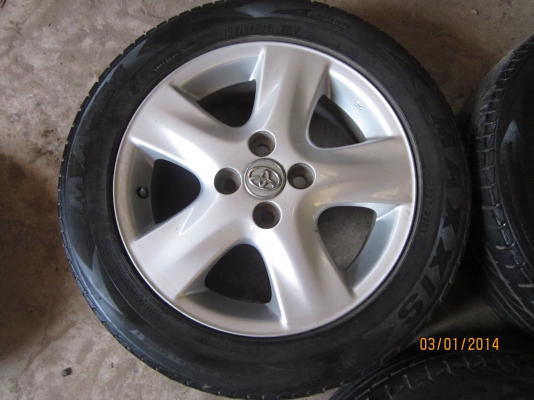 ขายแม็กแท้เดิม 1 ชุด พร้อมยาง ขอบ 15