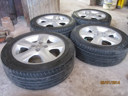 ขายแม็กแท้เดิม 1 ชุด พร้อมยาง ขอบ 15