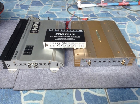 ขายครับชุดเครื่องเสียง พร้อม ติด  - HIP ขับกลางแหลม 4 ชาแนล 1 ตัว - ADX แท้ ขับซับ 2 ชาแนล 1 ตัว  - ปรีแอม เล่น USB SD CARD 1 ตัว  - ดอก ซัพ ferris 10 นิ้ว 1 คู่  ทุกตัวสภาพใหม่ใช้ได้ปกติ ทั้งชุด แค่ 6000 บาทครับ หรือแยกก็ได้ครับ ซื้อมา หมื่นกว่า ซื้อมาไม