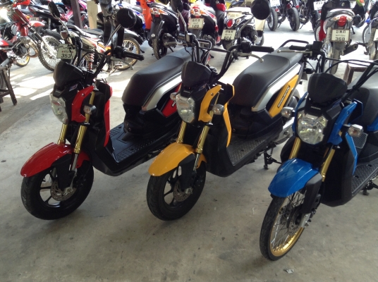 ขาย!!! ซูมเม่อX มาใหม่3คัน สภาพสวยรถใช้น้อย ปี56 รถเครื่องดีคับ ทะเบียนครบ ภาษีไม่หมด