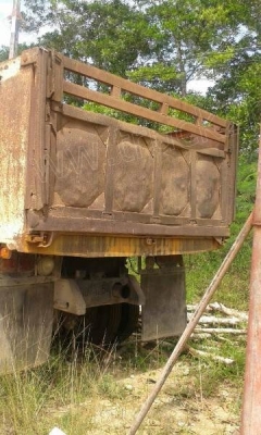 รถบรรทุกดั๊ม 10 ล้อ 2 เพลายี่ห้อ HINO รุ่น FM177