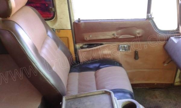 รถบรรทุกดั๊ม 10 ล้อ 2 เพลายี่ห้อ HINO รุ่น FM177