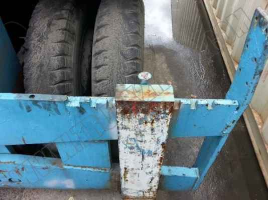 รถฟอร์คลิฟต์ FD60 ปกติใช้งานยกตู้คอนเทนเนอร์ขึ้นหางเทเลอร์