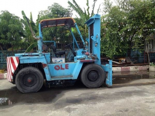 รถฟอร์คลิฟต์ FD60 ปกติใช้งานยกตู้คอนเทนเนอร์ขึ้นหางเทเลอร์