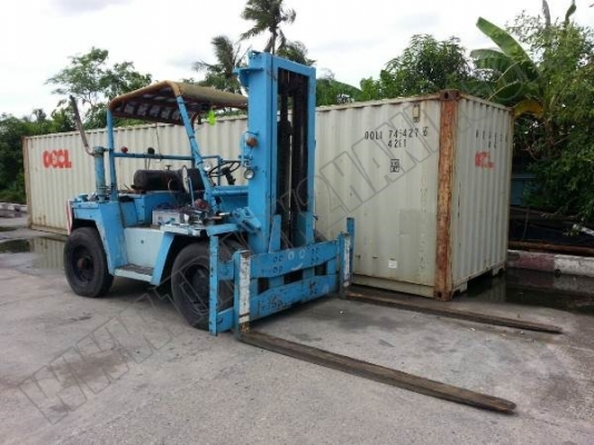 รถฟอร์คลิฟต์ FD60 ปกติใช้งานยกตู้คอนเทนเนอร์ขึ้นหางเทเลอร์