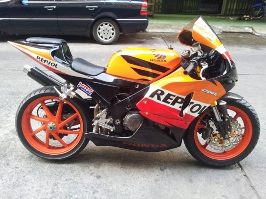 Vfr400cc NC30 แฟริ่งแต่งทั้งคัน ท่อโหด ทะเบียนแท้ๆโอนได้ทั่วประเทศ