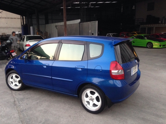 Jazz idsi auto สภาพสวยฝุดๆคับ Jazz idsi auto สภาพสวยฝุดๆคับ