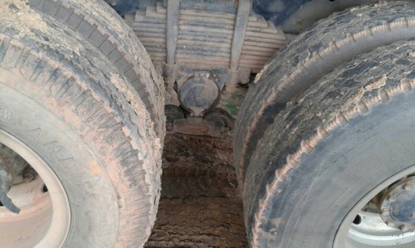 รถอีซูซุ  10 ล้อดั้ม 360 แรงม้า. ปี 53  ( ขายแม่ , ลูก )   สนใจติดต่อ  081 - 6079515