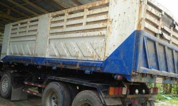 รถอีซูซุ  10 ล้อดั้ม 360 แรงม้า. ปี 53  ( ขายแม่ , ลูก )   สนใจติดต่อ  081 - 6079515