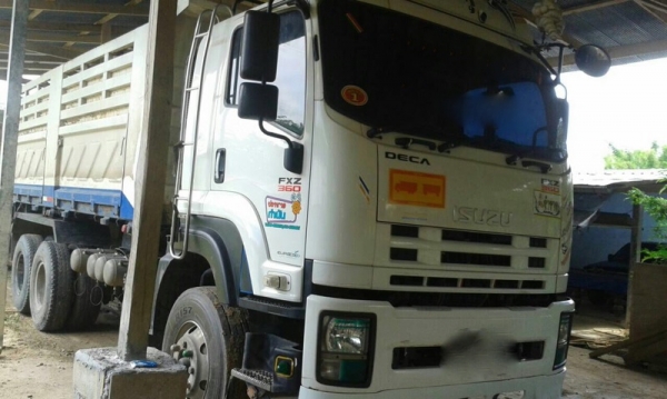 รถอีซูซุ  10 ล้อดั้ม 360 แรงม้า. ปี 53  ( ขายแม่ , ลูก )   สนใจติดต่อ  081 - 6079515