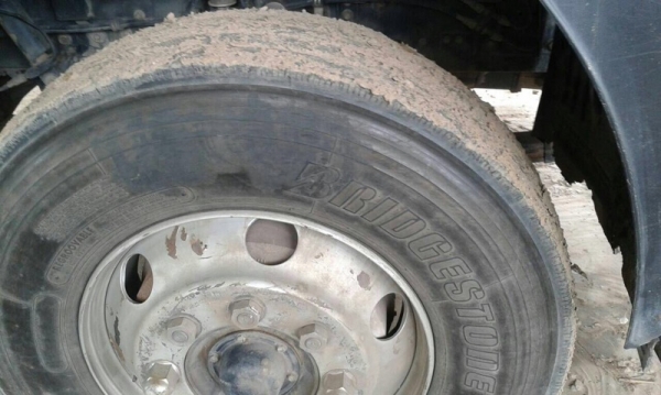 รถอีซูซุ  10 ล้อดั้ม 360 แรงม้า. ปี 53  ( ขายแม่ , ลูก )   สนใจติดต่อ  081 - 6079515