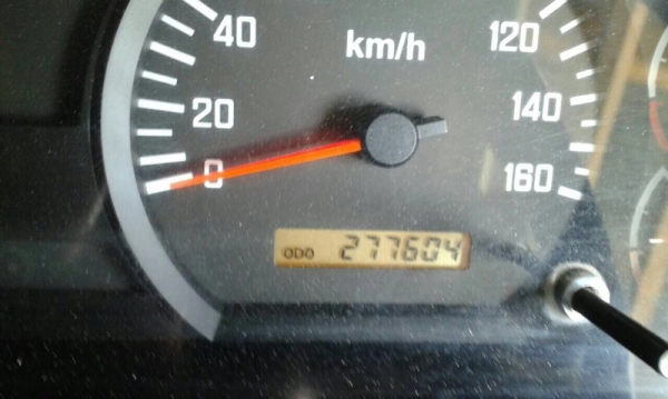 รถอีซูซุ  10 ล้อดั้ม 360 แรงม้า. ปี 53  ( ขายแม่ , ลูก )   สนใจติดต่อ  081 - 6079515