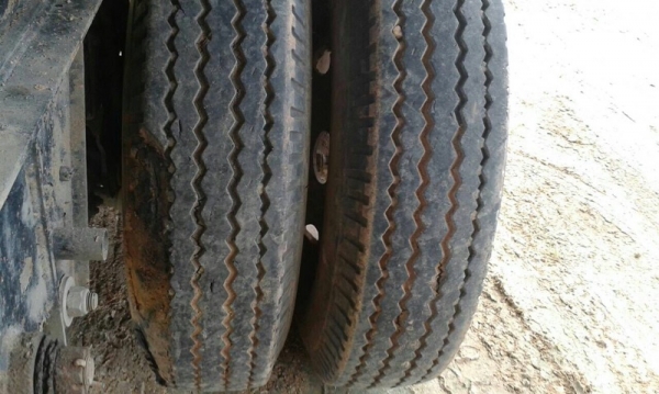 รถอีซูซุ  10 ล้อดั้ม 360 แรงม้า. ปี 53  ( ขายแม่ , ลูก )   สนใจติดต่อ  081 - 6079515