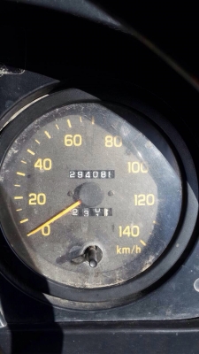 ขายรถบรรทุกหกล้อ ISUZU FSR33HT เครื่อง 6HH1 - 195 แรง  ปี 42 ช่วง ยาว 4.50 เมตร กระบะมีลิฟท้าย ทะเบียนพร้อม