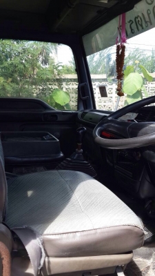 ขายรถบรรทุกหกล้อ ISUZU FSR33HT เครื่อง 6HH1 - 195 แรง  ปี 42 ช่วง ยาว 4.50 เมตร กระบะมีลิฟท้าย ทะเบียนพร้อม