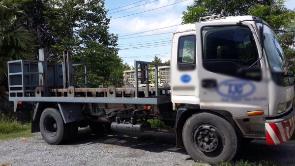 ขายรถบรรทุกหกล้อ ISUZU FSR33HT เครื่อง 6HH1 - 195 แรง  ปี 42 ช่วง ยาว 4.50 เมตร กระบะมีลิฟท้าย ทะเบียนพร้อม
