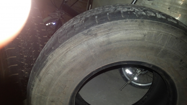 ยาง215r14ดอกยังสวยปื13ปลายปี ยาง215r14ดอกยังสวยปื13ปลายปี