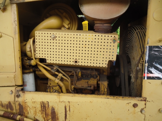 ขายรถแทรกเตอร์CATD5Hรถในมีทะเบียนทํางานได้5พันชั้วโมง